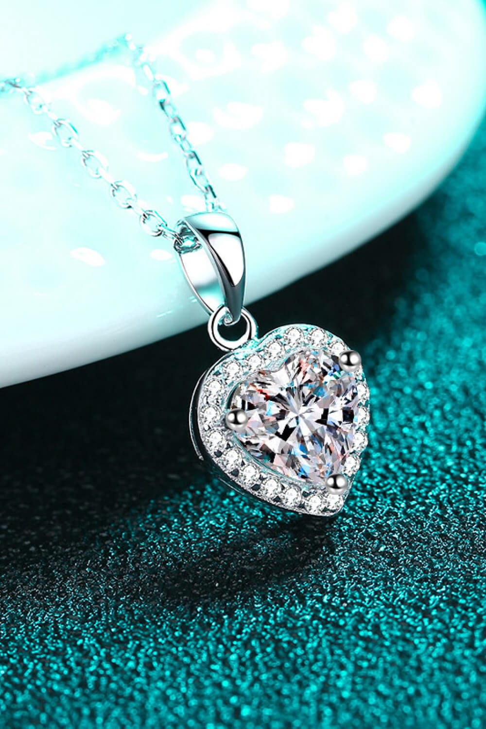 1 Carat Moissanite Heart Pendant Chain Necklace